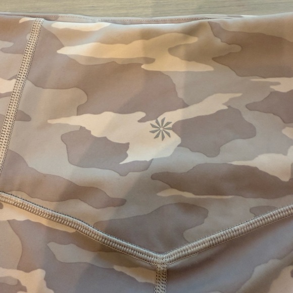 Athleta Camo Elation 7/8 Tights Leggings Women’s Medium NWOT - Picture 3 of 6